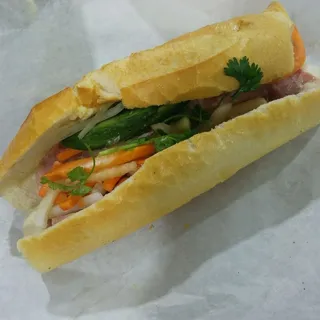 B08. Banh Mi Ba Roi