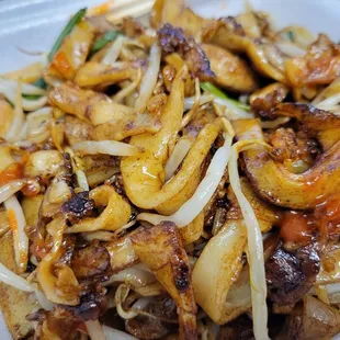 Yummy chicken chow fun (10.50)