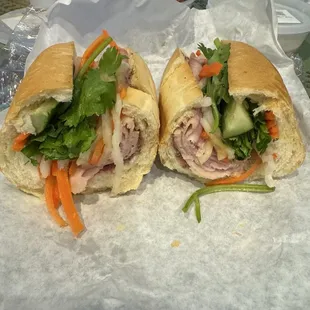 Special Sandwich: Ham, Pate, Pork