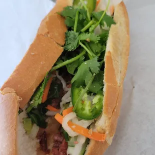 Bbq pork banh mi