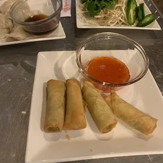 Crispy Veggie Egg Rolls ( 4pcs)