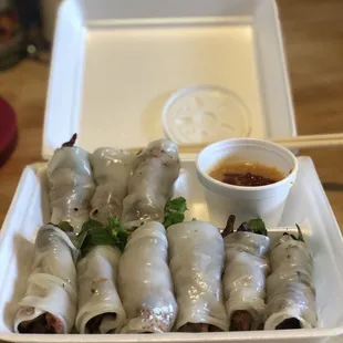 Banh cuon thit nuong