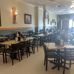 Plenty of seatings