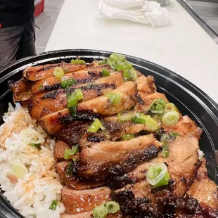 Chicken rice bowl &amp; banh mi