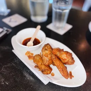 thai-style fried chicken wings (ig @fanaticdiner)
