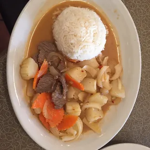 Beef Massaman curry. With 4 small slices of beef. Lame.