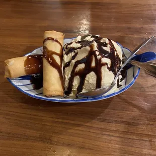 Fried bananas and ice cream