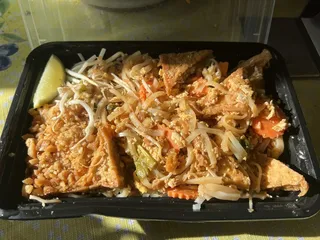 Ploy's Kitchen Thai Cafe