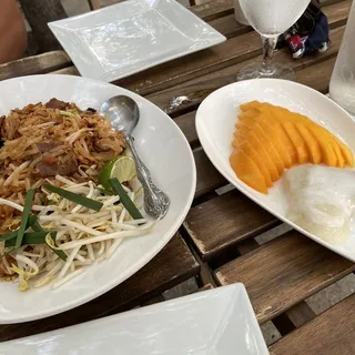 Sweet Sticky Rice with Mango