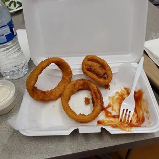 3 out of 5 onion rings i ordered for $4 smh...ridiculous.