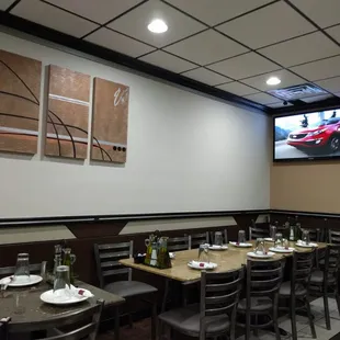 Nice clean and welcoming decor.