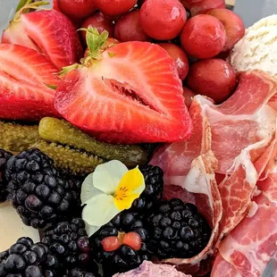 Regular size build your own box | Instagram: @telephonesmoothie