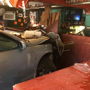Multiple injuries after car crashes into Prince George&apos;s County restaurant. October 26th 2018