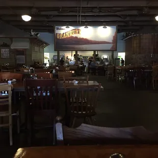 I came in after the lunch crowd. It was pretty empty.