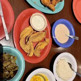 Fried Chicken &amp; Fried Catfish with unlimited sides