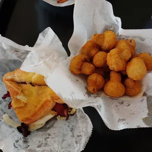 BLT with fried mushrooms