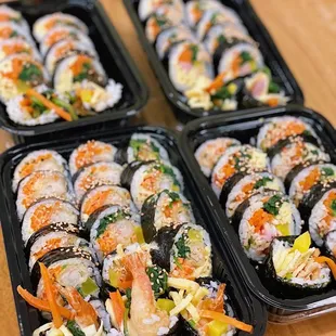 kimbap (shrimp tempura, fish cake, pork, veggie)