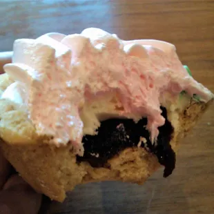 Of the pastries selected, this was the tastiest, and also fairly rich, as would be expected from Eastern European baked goods. (no review)