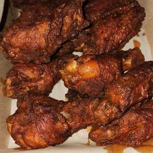 bbq chicken, fried chicken wings, chicken wings, fried chicken, chicken wings and fried chicken, poultry, food, bbq wings, chicken