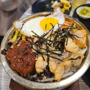 Salmon stone rice pot