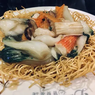 37. Pan Fried Seafood Instant Noodles