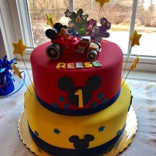 a mickey mouse themed cake
