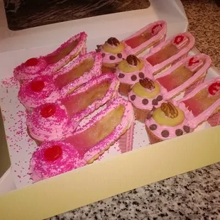 100 percent edible Cupcake High Heels!! Yummie!!
