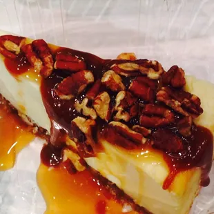 Pecan Caramel Cheesecake