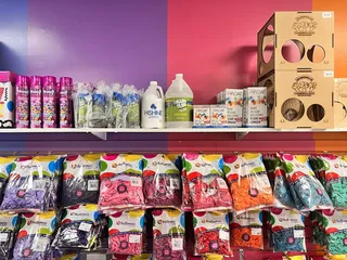 Black Shiny Balloon Decor