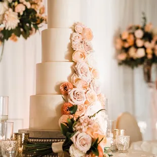 Four tier wedding cake for 200+ guests -  blood orange flavor