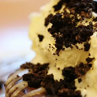 Cookies & Cream Pancakes