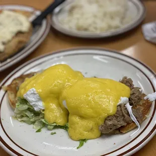 Kalua Pig Benedict*