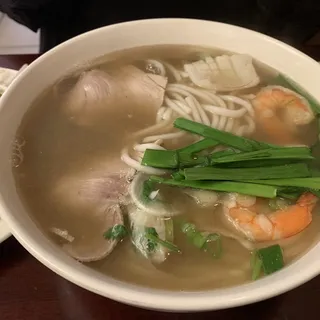 P16. Seafood Noodle Soup