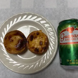 Cream Queijada (left), orange quijada