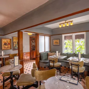 Sunroom Bar Area