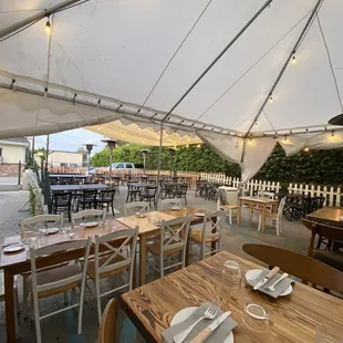 An expansive outdoor dining space!