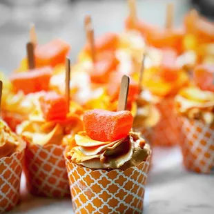 Orange Cupcake | ig: whaEVAeats