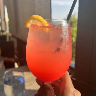 The strawberry sunset mimosa is great !