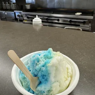 Blue Raspberry &amp; Pineapple + condensed milk (Keiki)