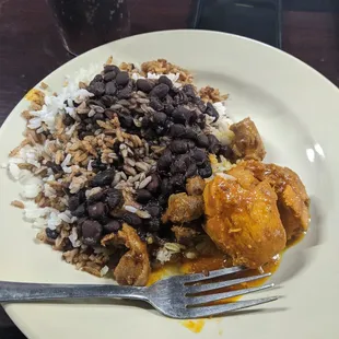 a plate of mexican food