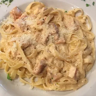 Fettuccine Alfredo