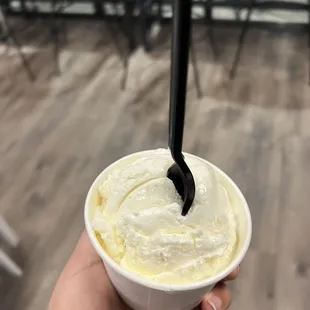 Small scoop of Marshmallow White Chocolate