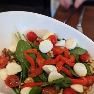 Spinach and mozzarella salad