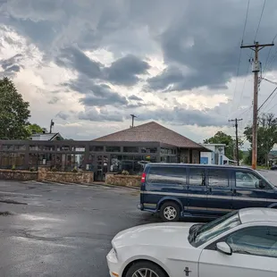 What a great Patio. Fully retractable roof and sliding glass walls make this an inside and outside experience.