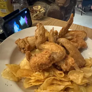 Naked wings with chips