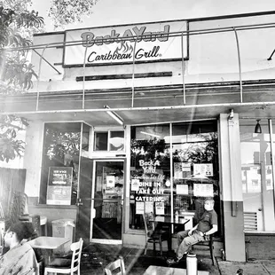 the outside of the restaurant