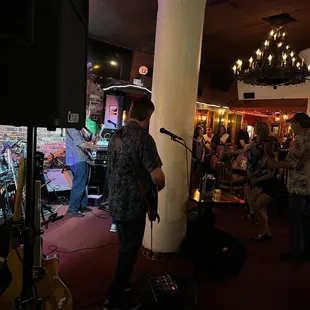 Live band night. "Fourfit"