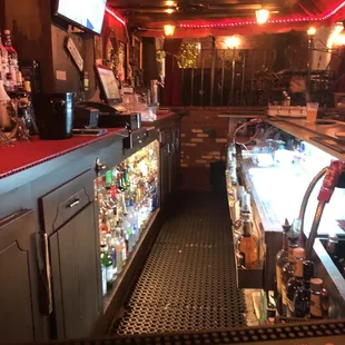 great little neighborhood dive with full food menu.