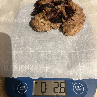 I was told there should be around 4 ounces of meat or 0.25 pounds? They did not weigh the meat at least for me.