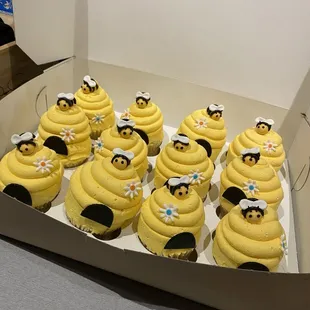 Lemon cupcakes with regular buttercream